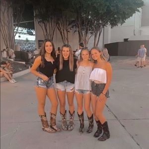 Meet your Posher, Savannah